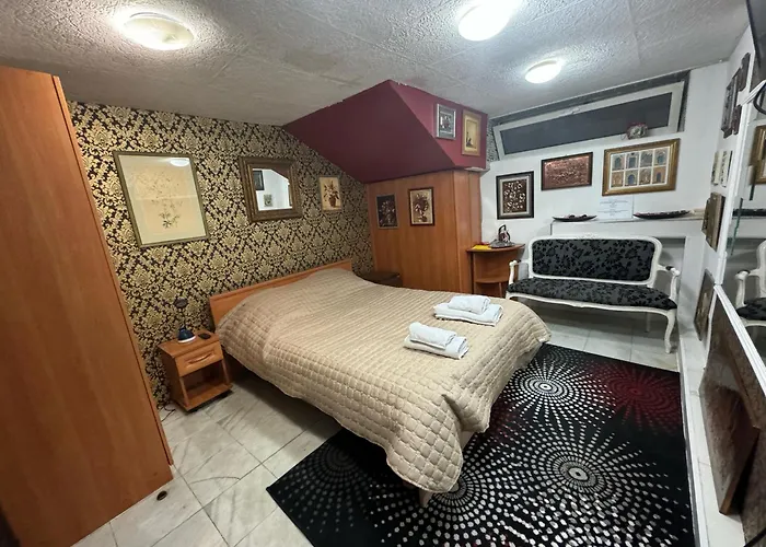 酒店 Mini Hotel-bohemi 2*